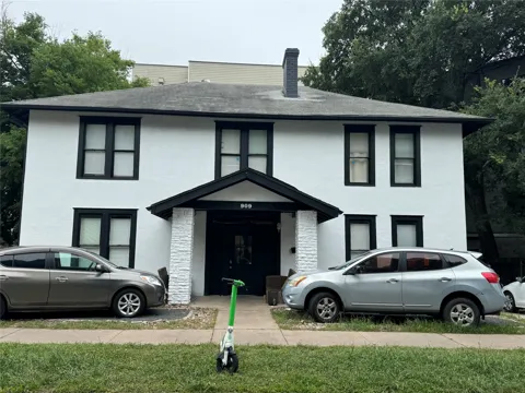 909 W 22nd Street