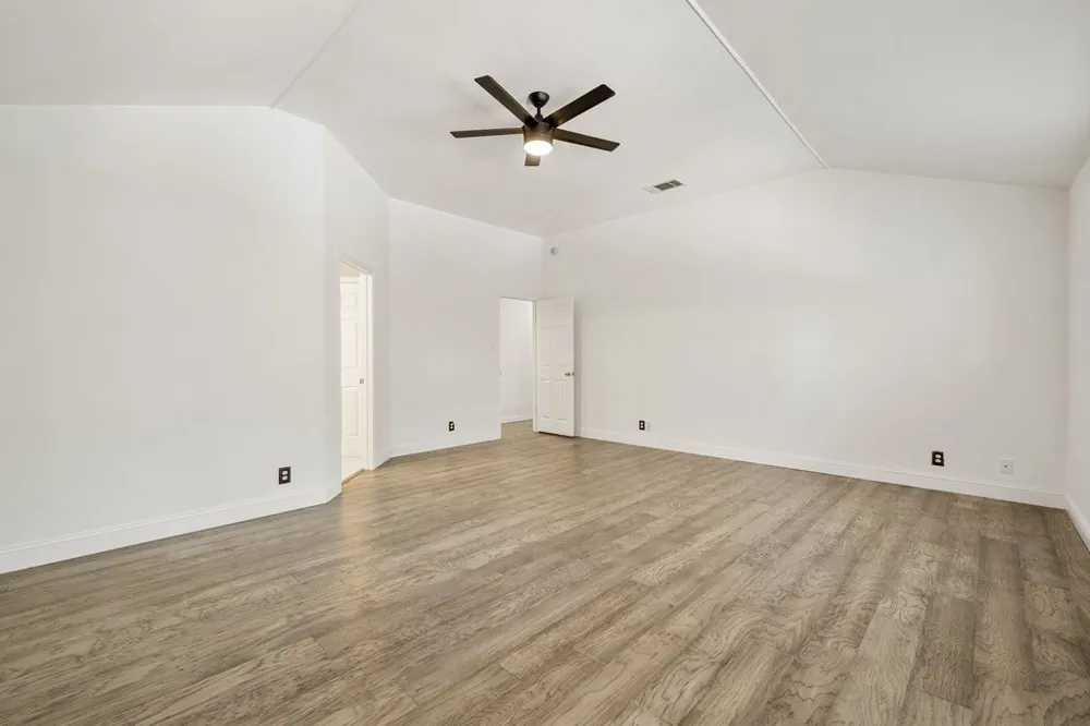217 Sailors Run Lakeway, TX 78734