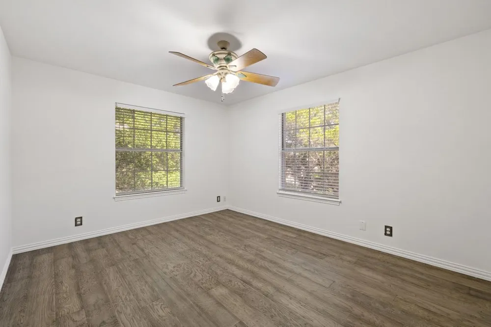 217 Sailors Run Lakeway, TX 78734