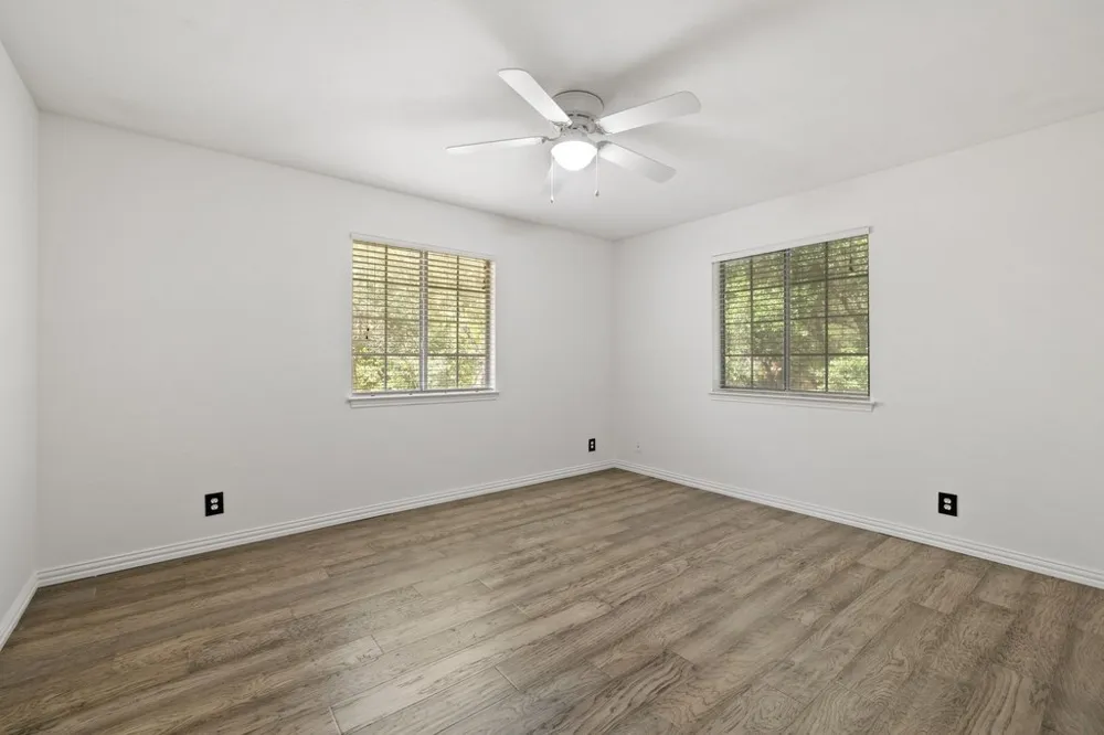 217 Sailors Run Lakeway, TX 78734