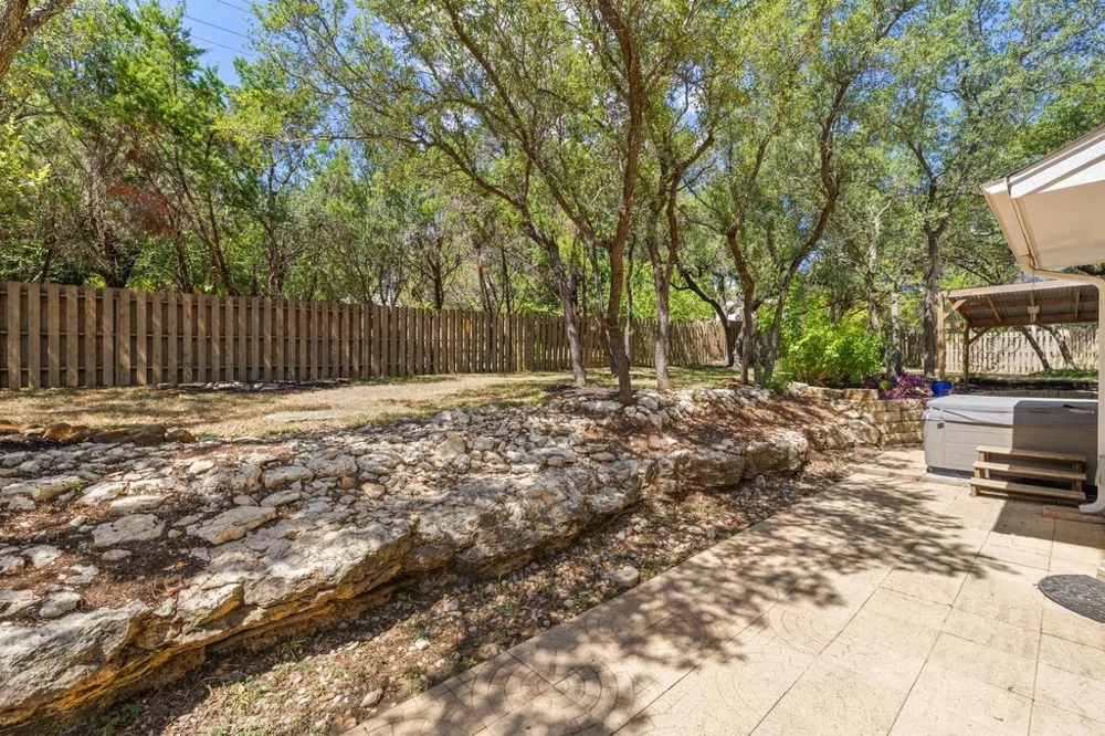 217 Sailors Run Lakeway, TX 78734
