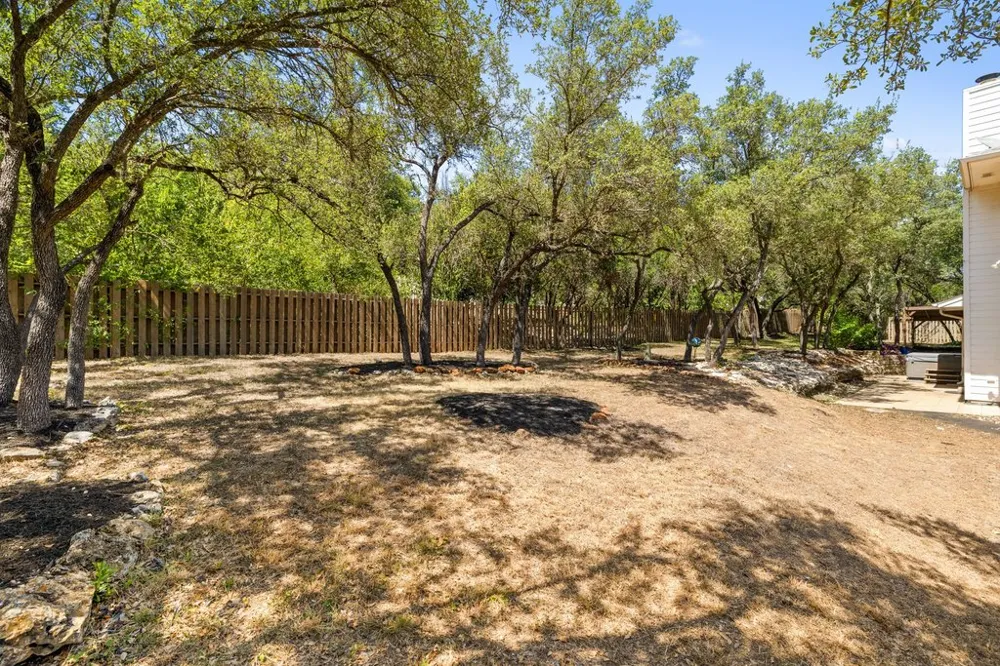 217 Sailors Run Lakeway, TX 78734
