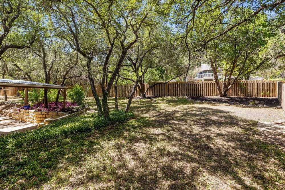 217 Sailors Run Lakeway, TX 78734