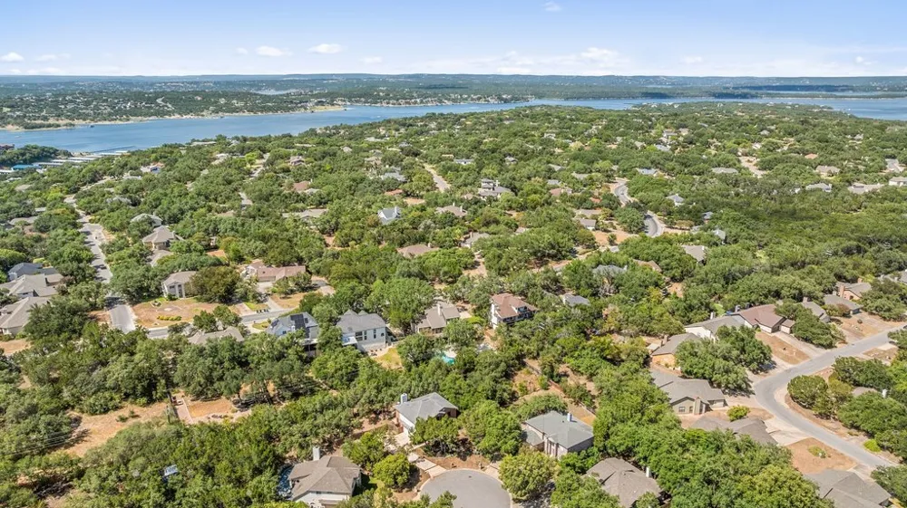 217 Sailors Run Lakeway, TX 78734