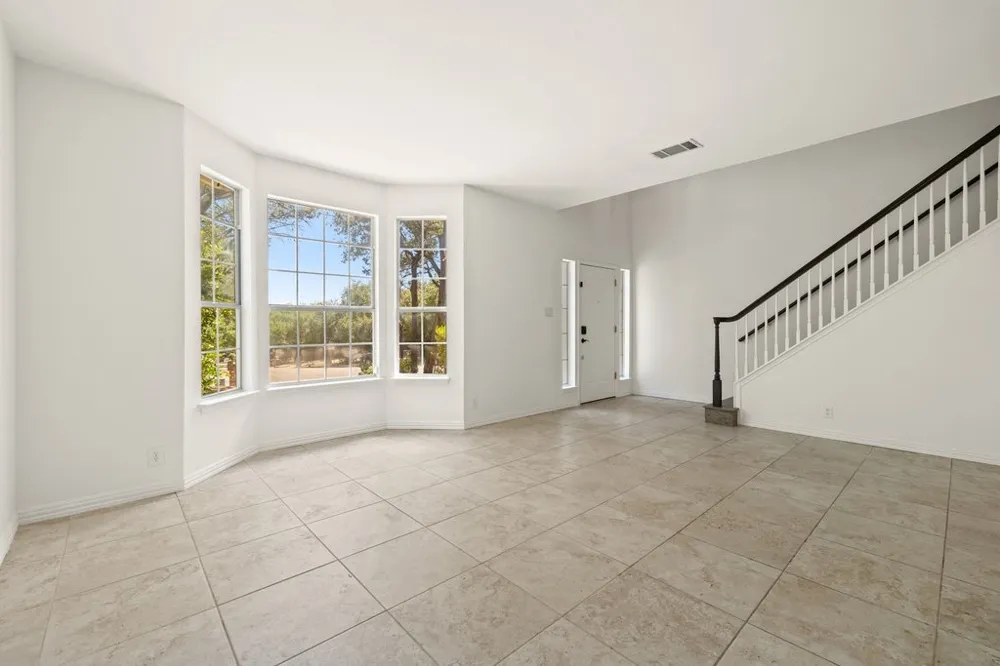 217 Sailors Run Lakeway, TX 78734