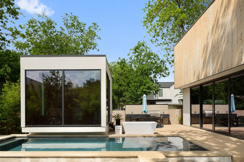 1304 Folts Avenue Austin, TX 78704