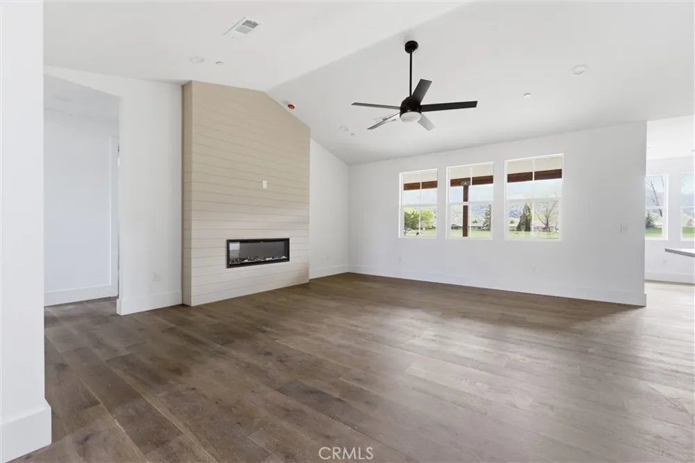 29840 Pinedale Tehachapi, CA 93561