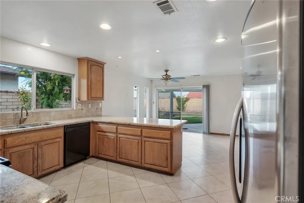 12855 Candlewick Lane Victorville, CA 92395