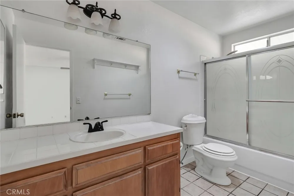 12855 Candlewick Lane Victorville, CA 92395