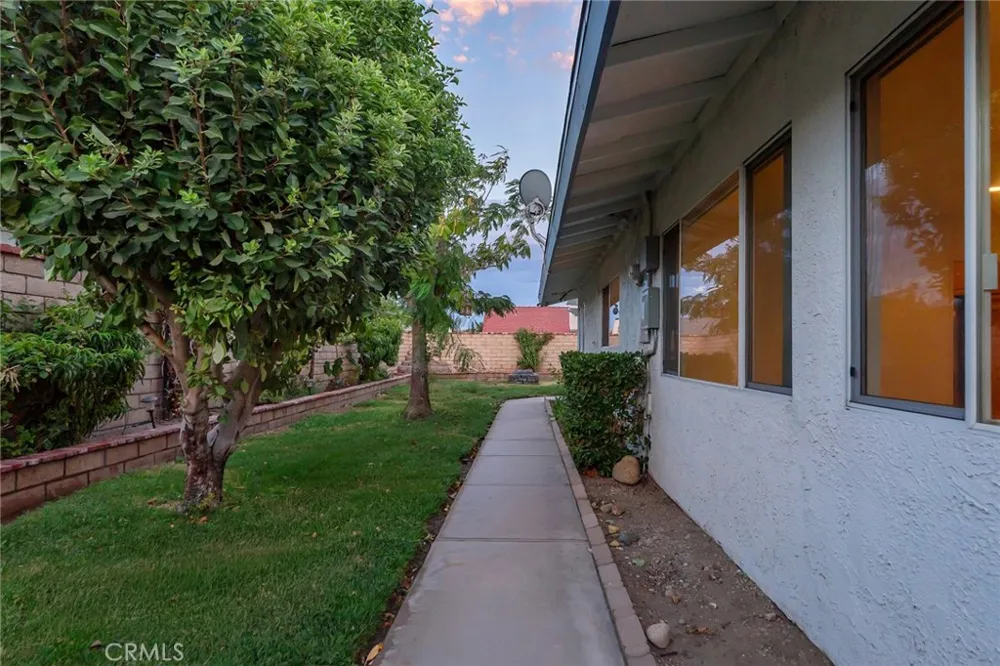 12855 Candlewick Lane Victorville, CA 92395