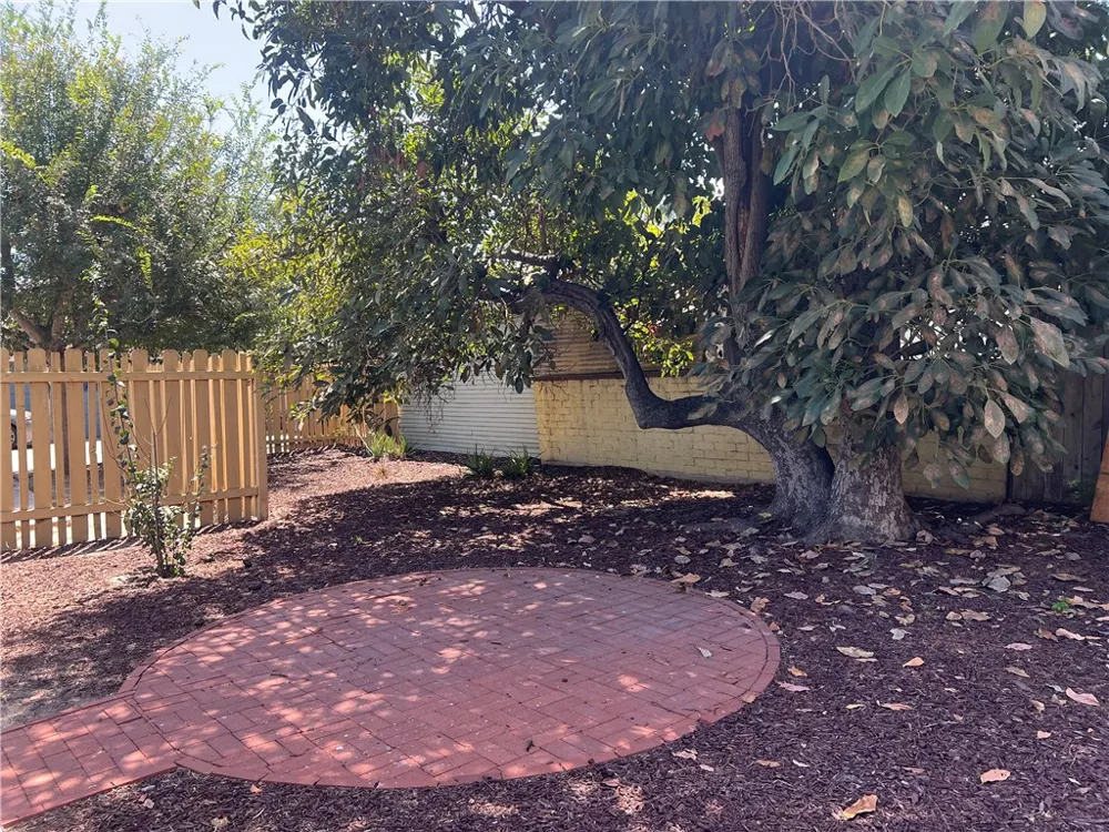 1126 W Center Street Anaheim, CA 92805