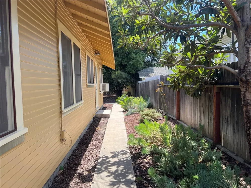 1126 W Center Street Anaheim, CA 92805