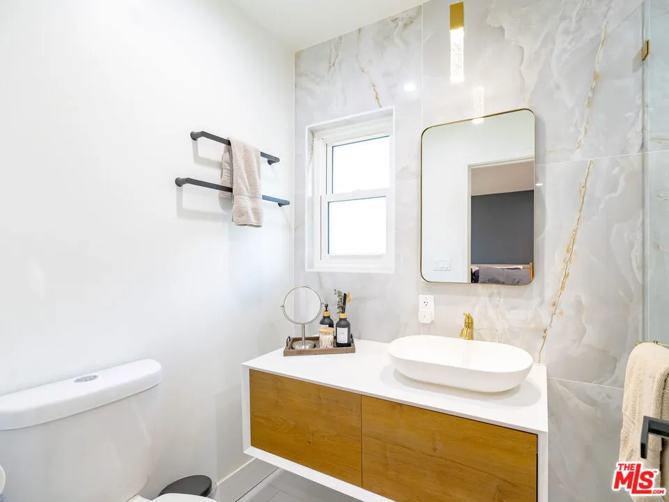 1485 Norwich Avenue Thousand Oaks, CA 91360