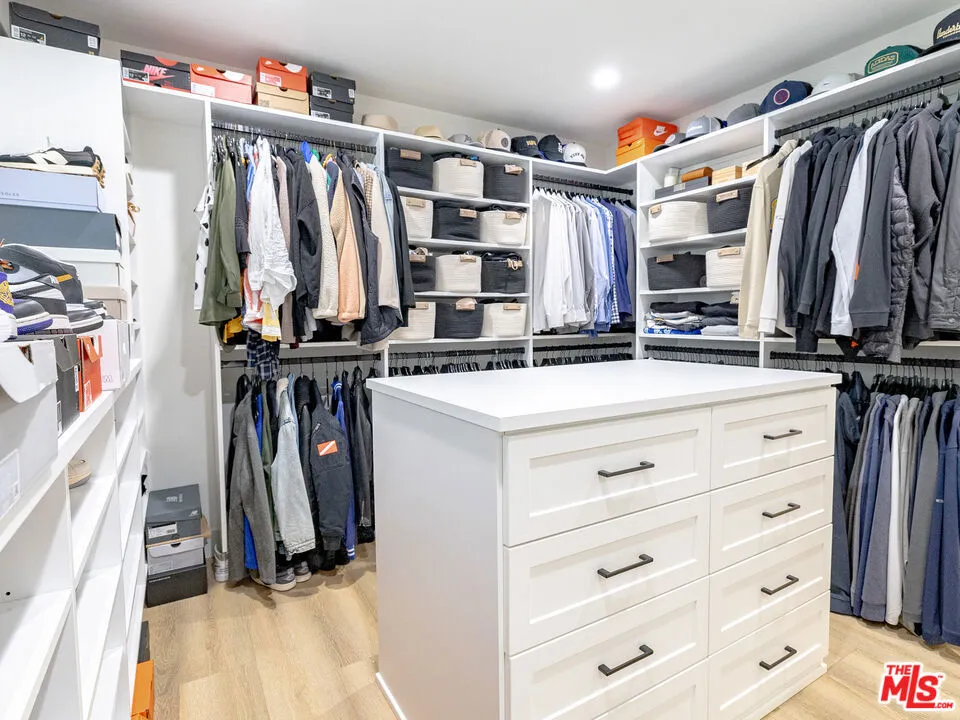 1485 Norwich Avenue Thousand Oaks, CA 91360