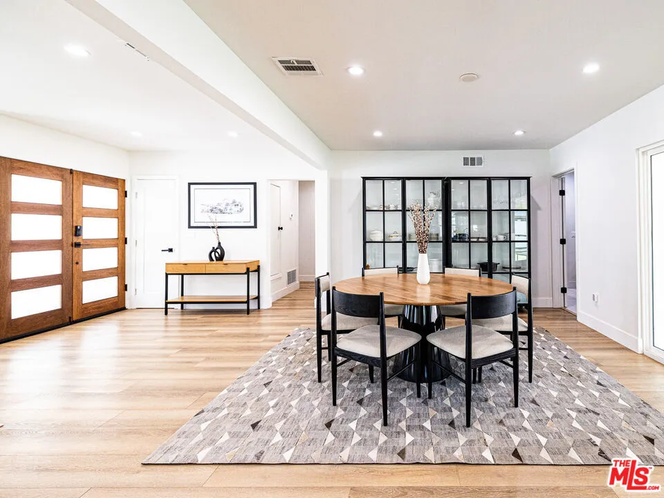 1485 Norwich Avenue Thousand Oaks, CA 91360