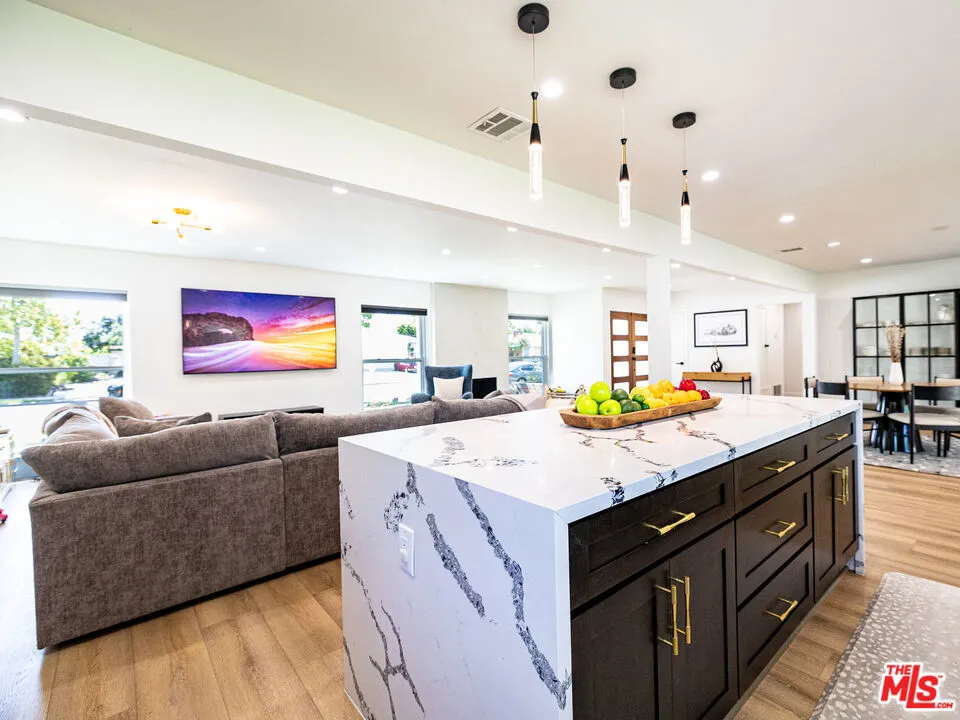 1485 Norwich Avenue Thousand Oaks, CA 91360