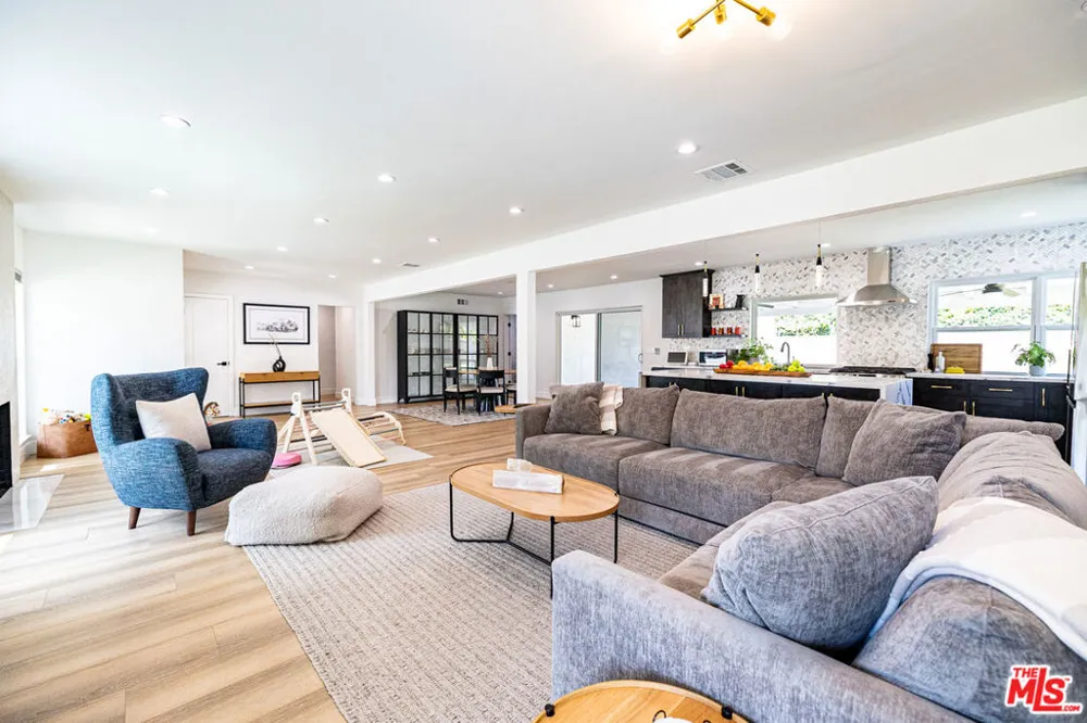 1485 Norwich Avenue Thousand Oaks, CA 91360