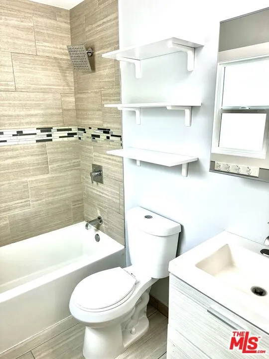 613 S Prairie Avenue #13 Inglewood, CA 90301