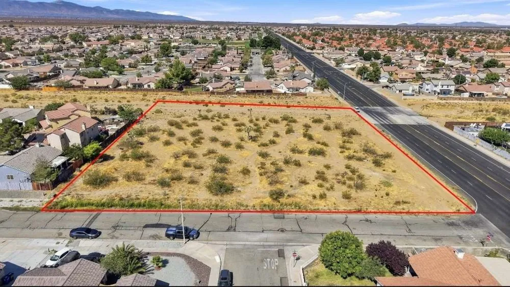 5120 Delicious Street Adelanto, CA 92301