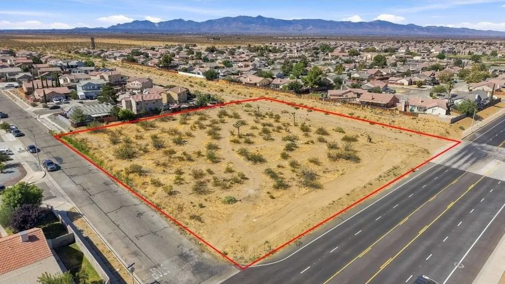 5120 Delicious Street Adelanto, CA 92301
