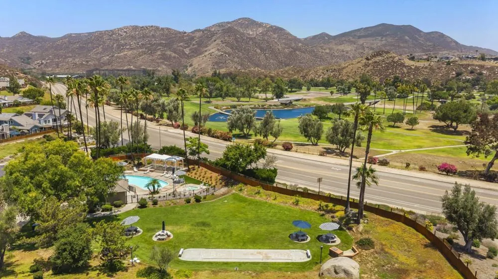 1241 Pearlbush Court El Cajon, CA 92019