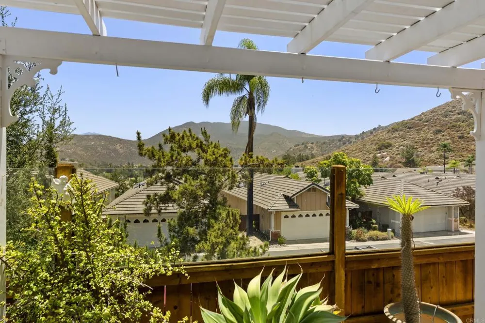 1241 Pearlbush Court El Cajon, CA 92019