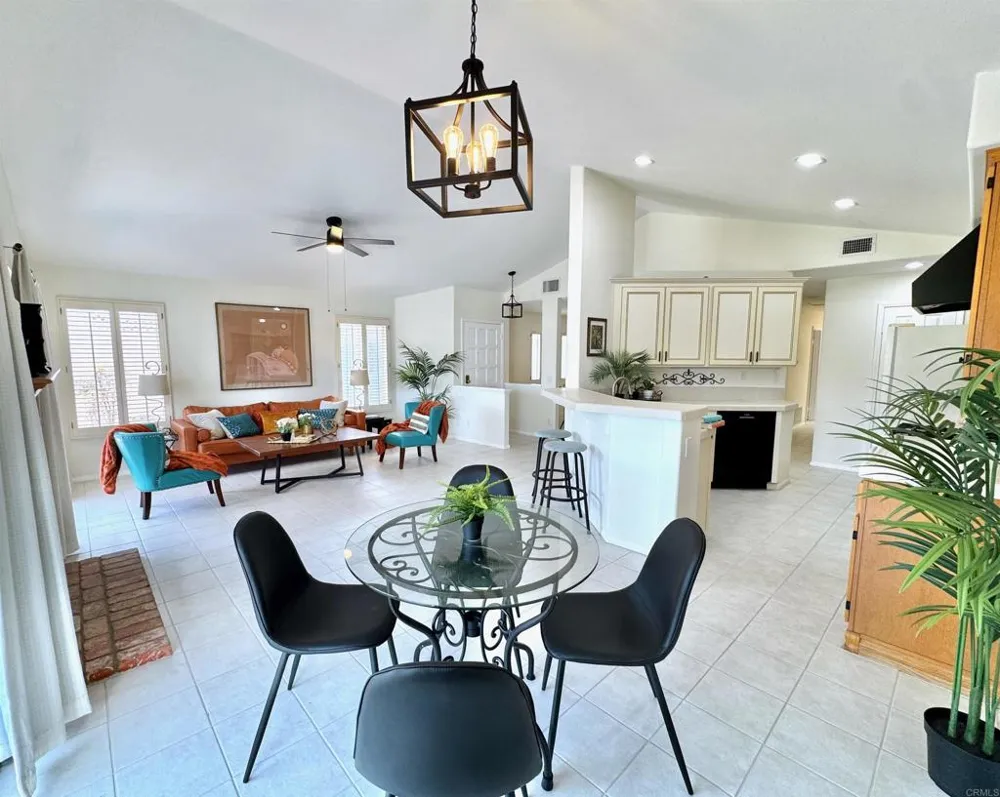 1241 Pearlbush Court El Cajon, CA 92019