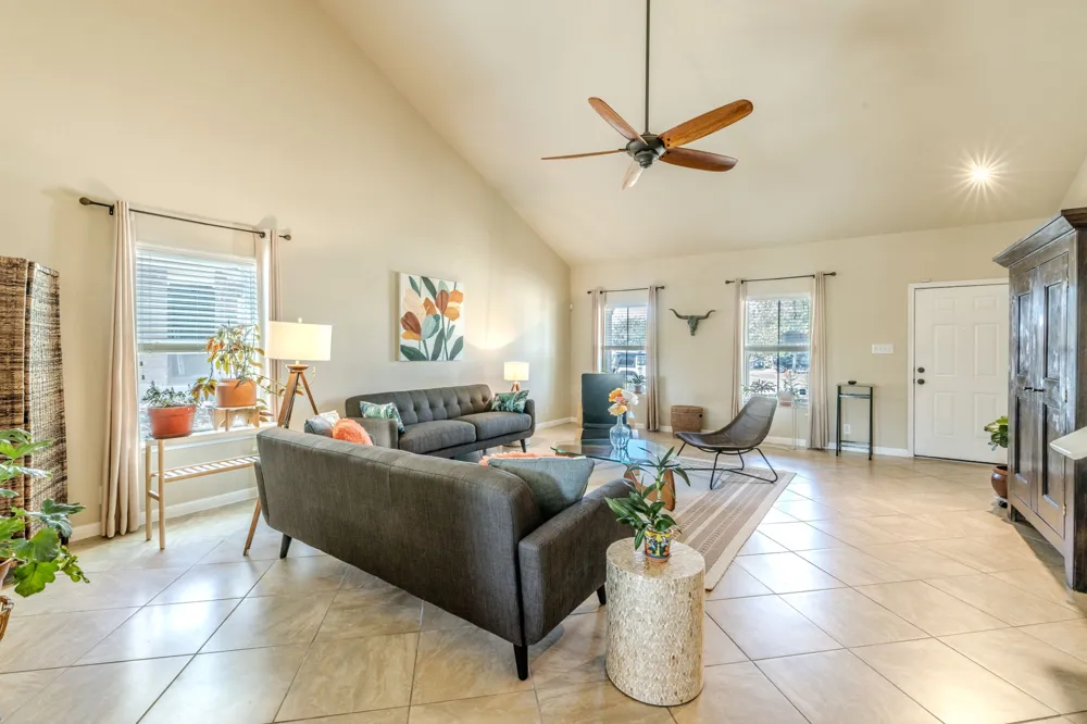 209 Frio River Trail Hutto, TX 78634