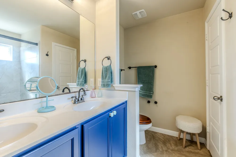 209 Frio River Trail Hutto, TX 78634