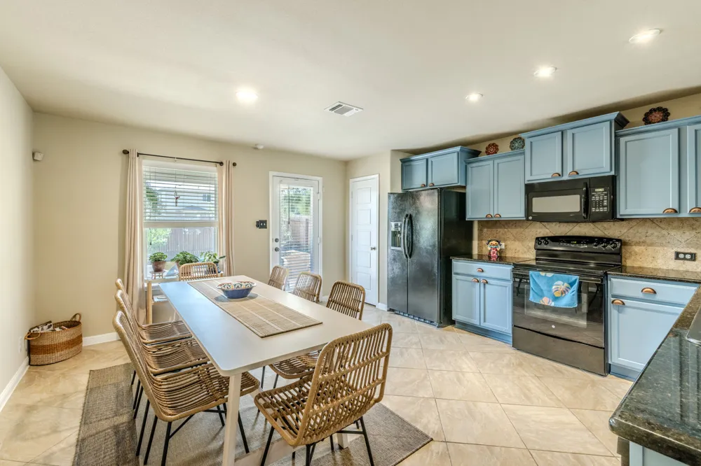 209 Frio River Trail Hutto, TX 78634