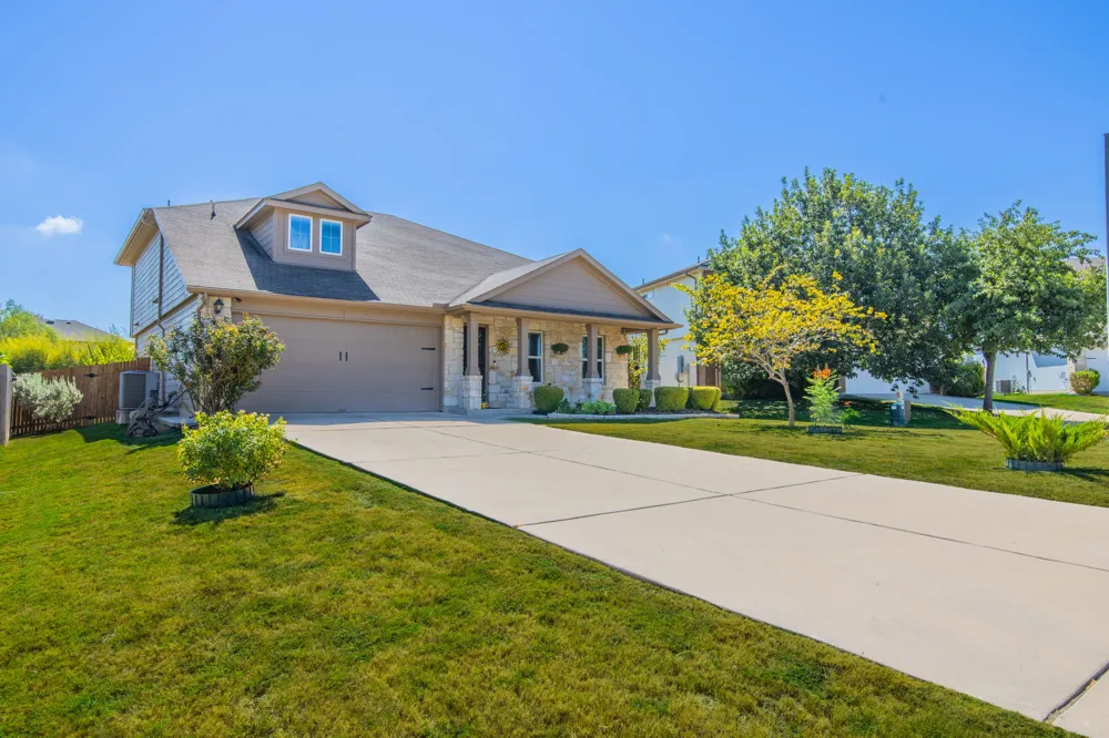 209 Frio River Trail Hutto, TX 78634