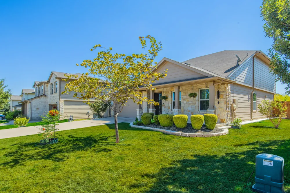 209 Frio River Trail Hutto, TX 78634