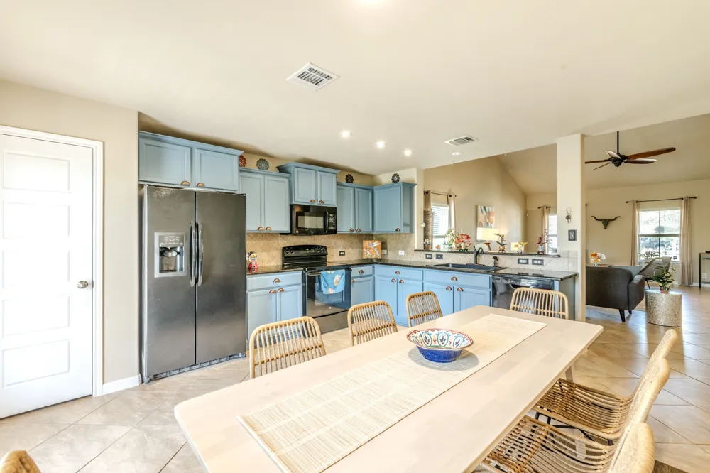 209 Frio River Trail Hutto, TX 78634