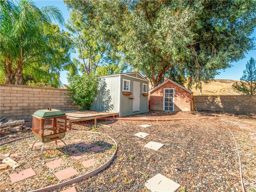 32248 Green Hill Castaic, CA 91384