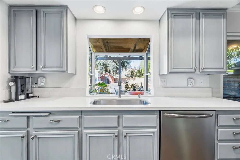 32248 Green Hill Castaic, CA 91384