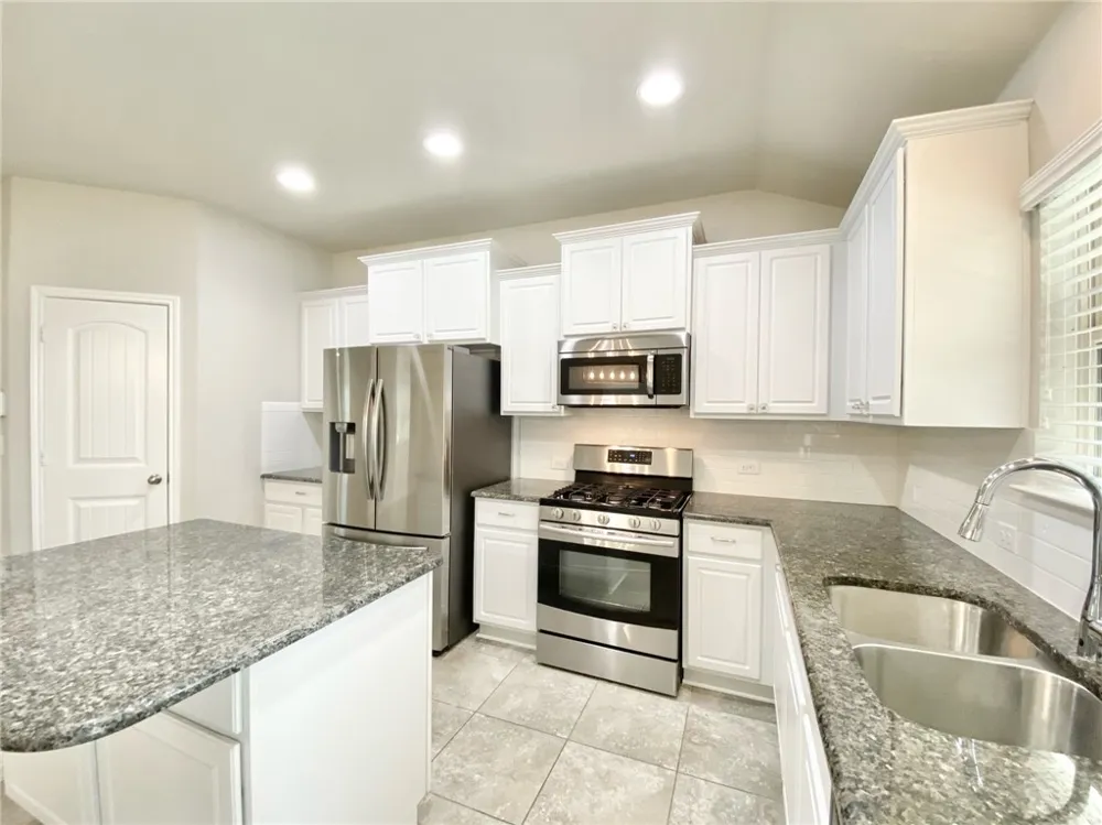 308 Chalk Knob Manor Leander, TX 78641