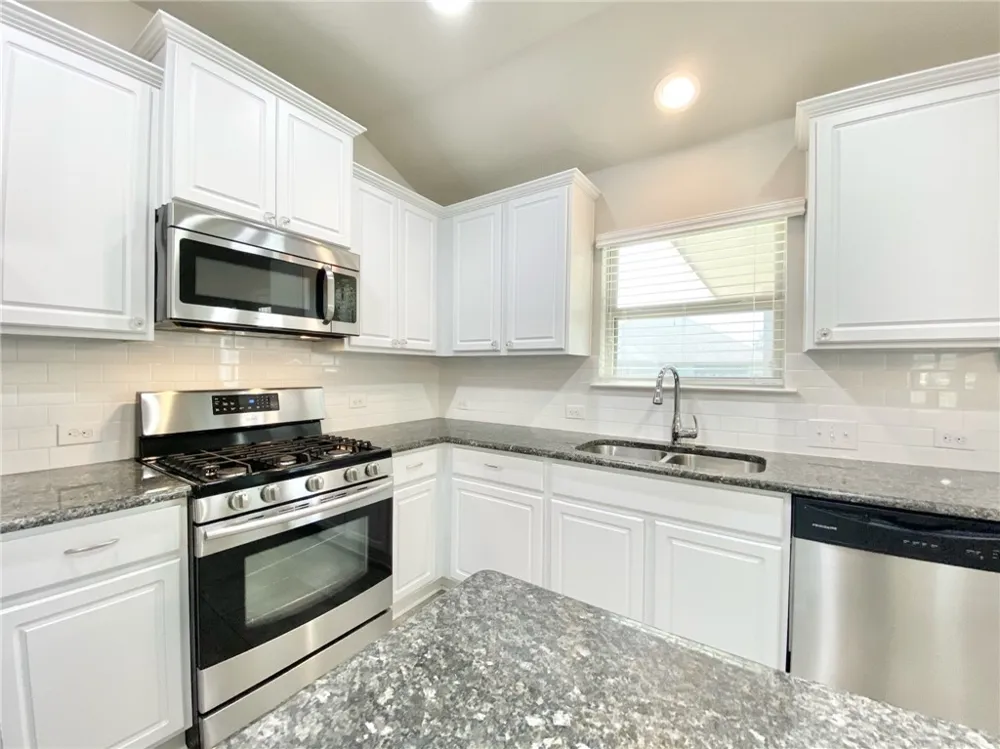 308 Chalk Knob Manor Leander, TX 78641