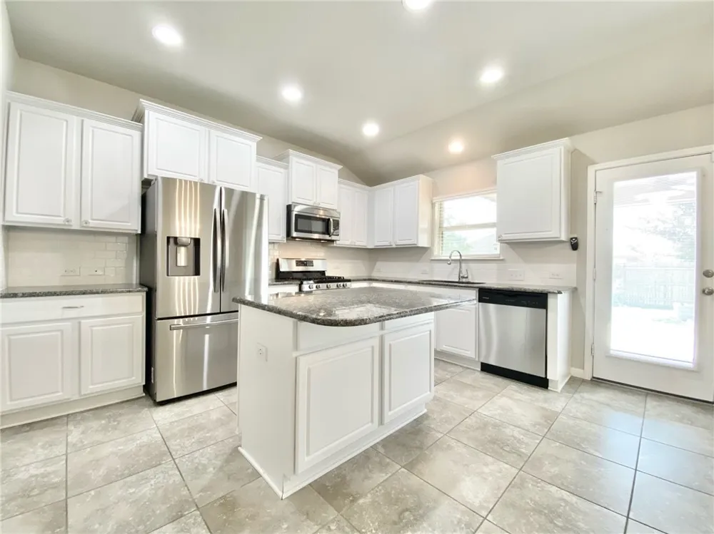308 Chalk Knob Manor Leander, TX 78641