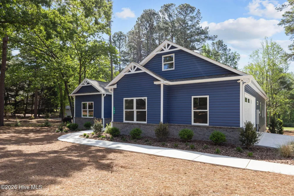 107 Devonshire Avenue W Seven Lakes, NC 27376