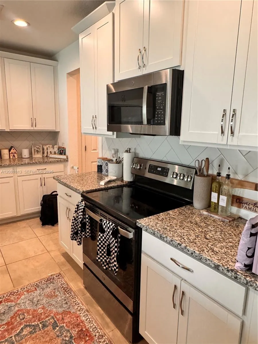948 Scrub Oak Hammock Rd Davenport, FL 33837