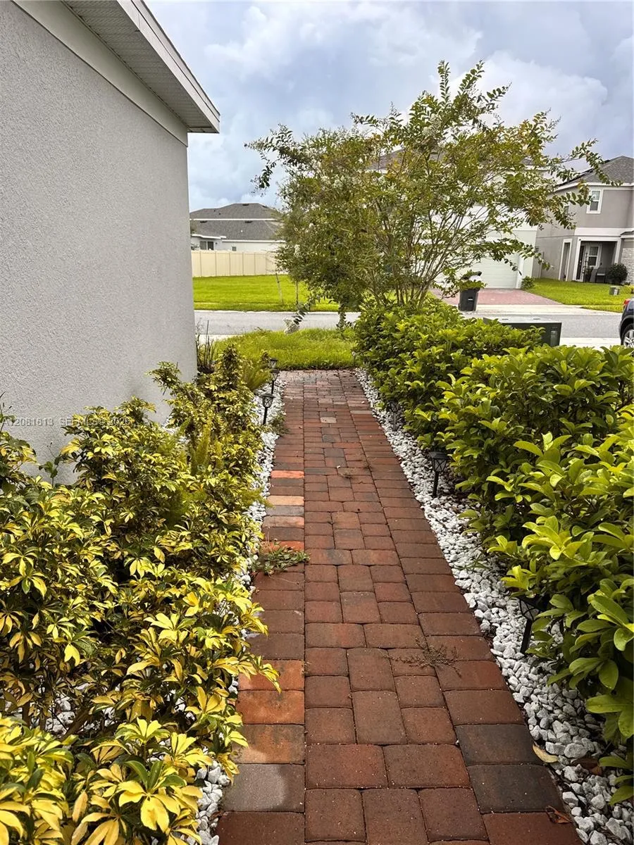 948 Scrub Oak Hammock Rd Davenport, FL 33837