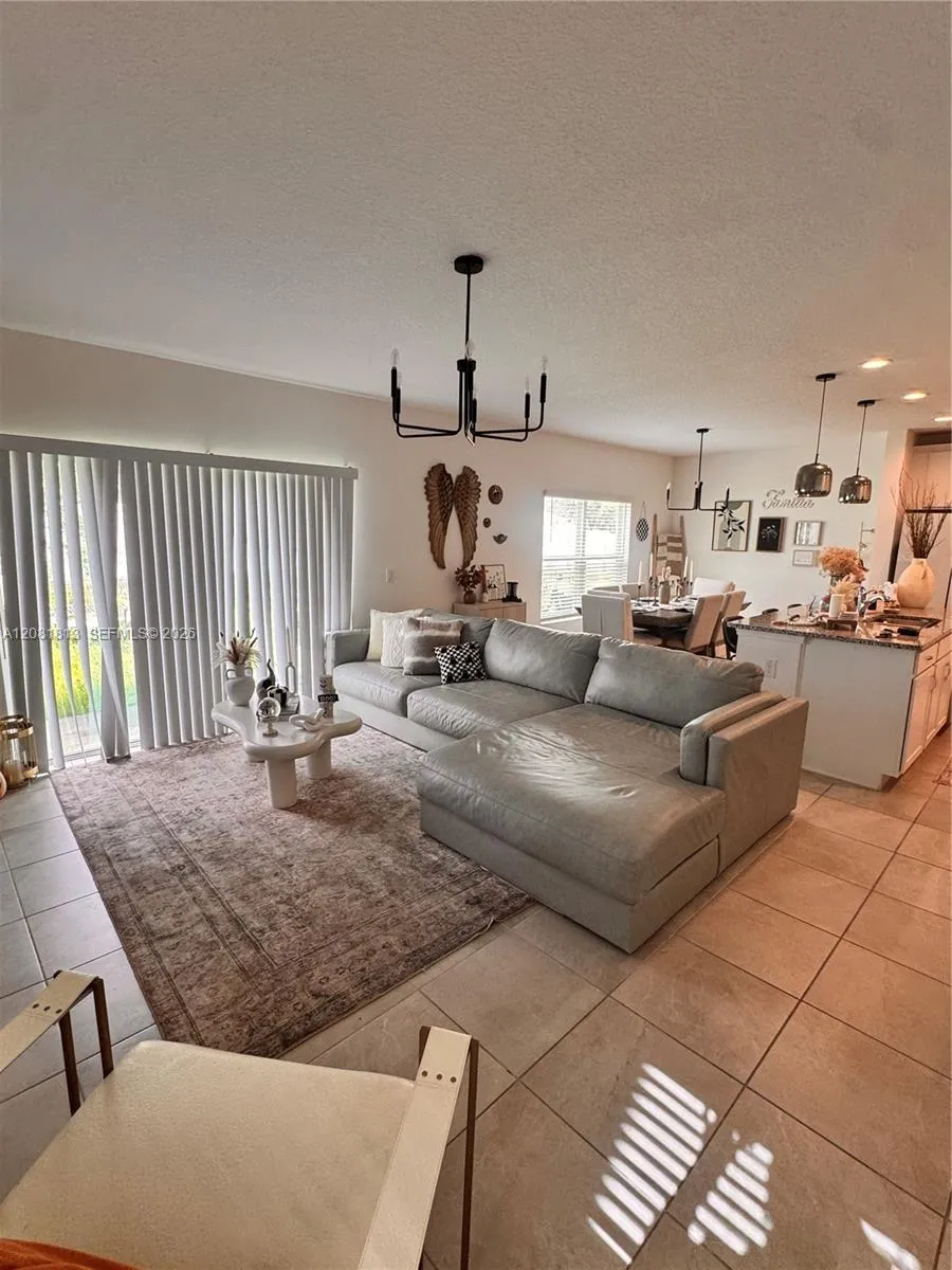 948 Scrub Oak Hammock Rd Davenport, FL 33837