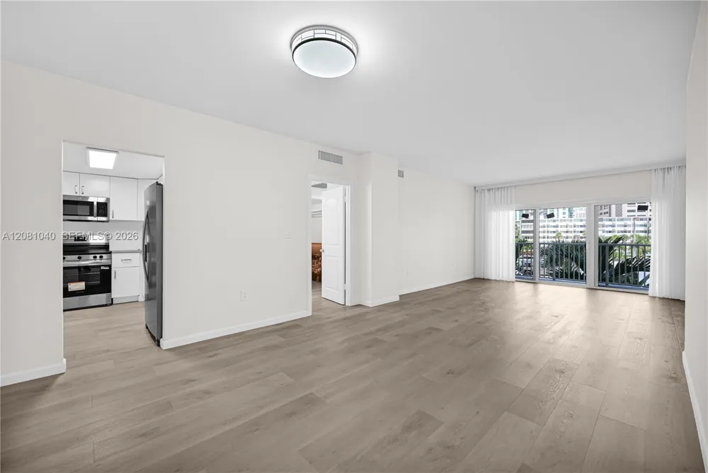 300 Bayview Dr #211 Sunny Isles Beach, FL 33160