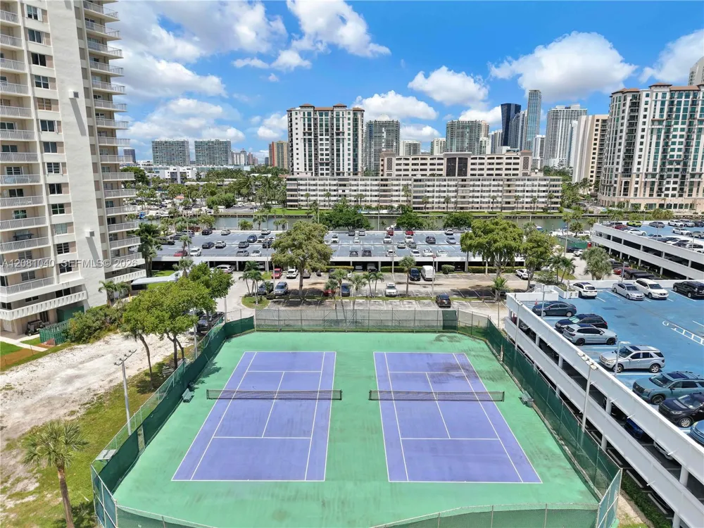 300 Bayview Dr #211 Sunny Isles Beach, FL 33160