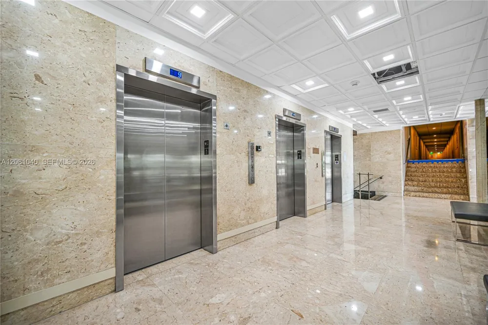 300 Bayview Dr #211 Sunny Isles Beach, FL 33160