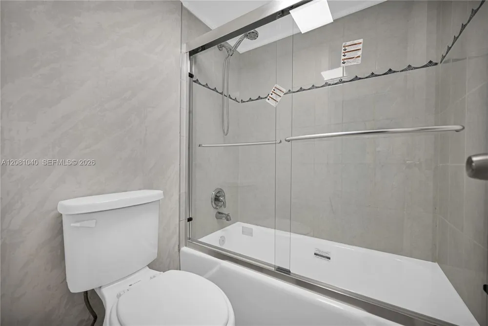 300 Bayview Dr #211 Sunny Isles Beach, FL 33160