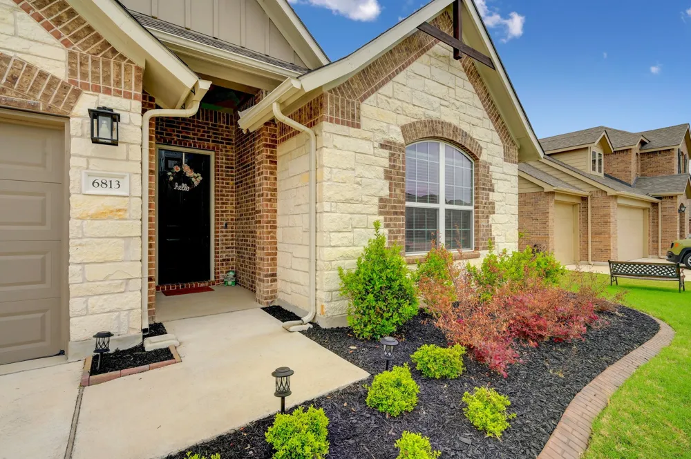 6813 Leonardo Drive Round Rock, TX 78665