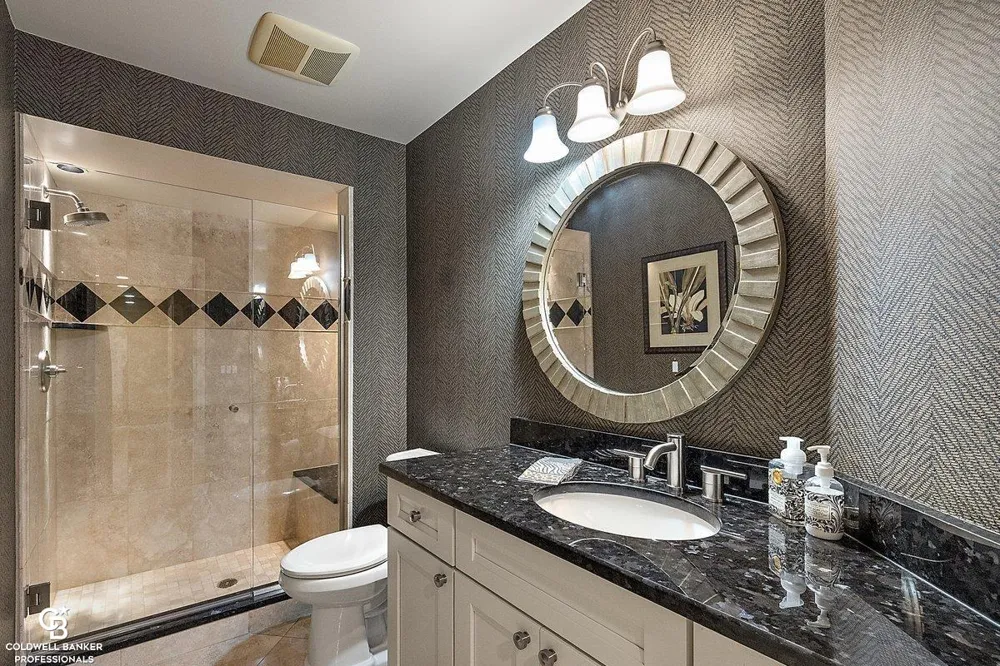 26151 harbour pointe dr n Drive Harrison Charter Township, MI 48045