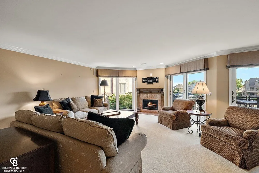 26151 harbour pointe dr n Drive Harrison Charter Township, MI 48045