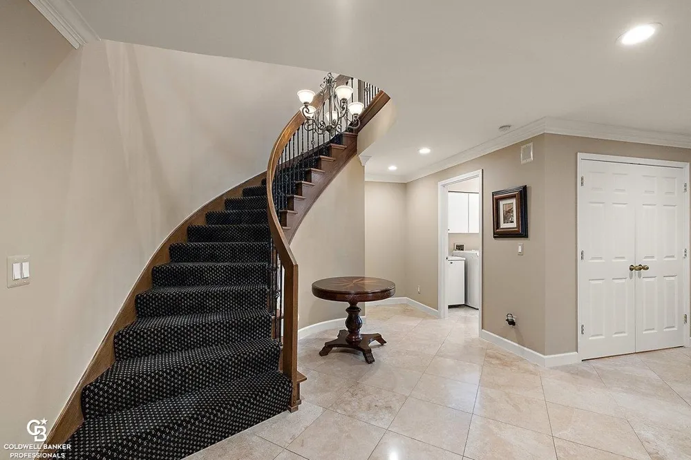 26151 harbour pointe dr n Drive Harrison Charter Township, MI 48045